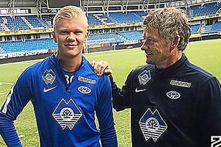 阿斯：巴萨和拜仁都有意桑托斯后卫索萨，后者被誉为新马塞洛（阿斯报：巴萨与拜仁有意桑托斯后卫索萨，后者被称为新马塞洛）