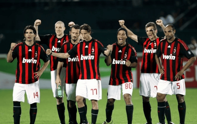 范佩西首次征召儿子进入费耶诺德比赛名单，但并未安排他出场（范佩西首度征召儿子入费耶诺德大名单，未登场亮相）