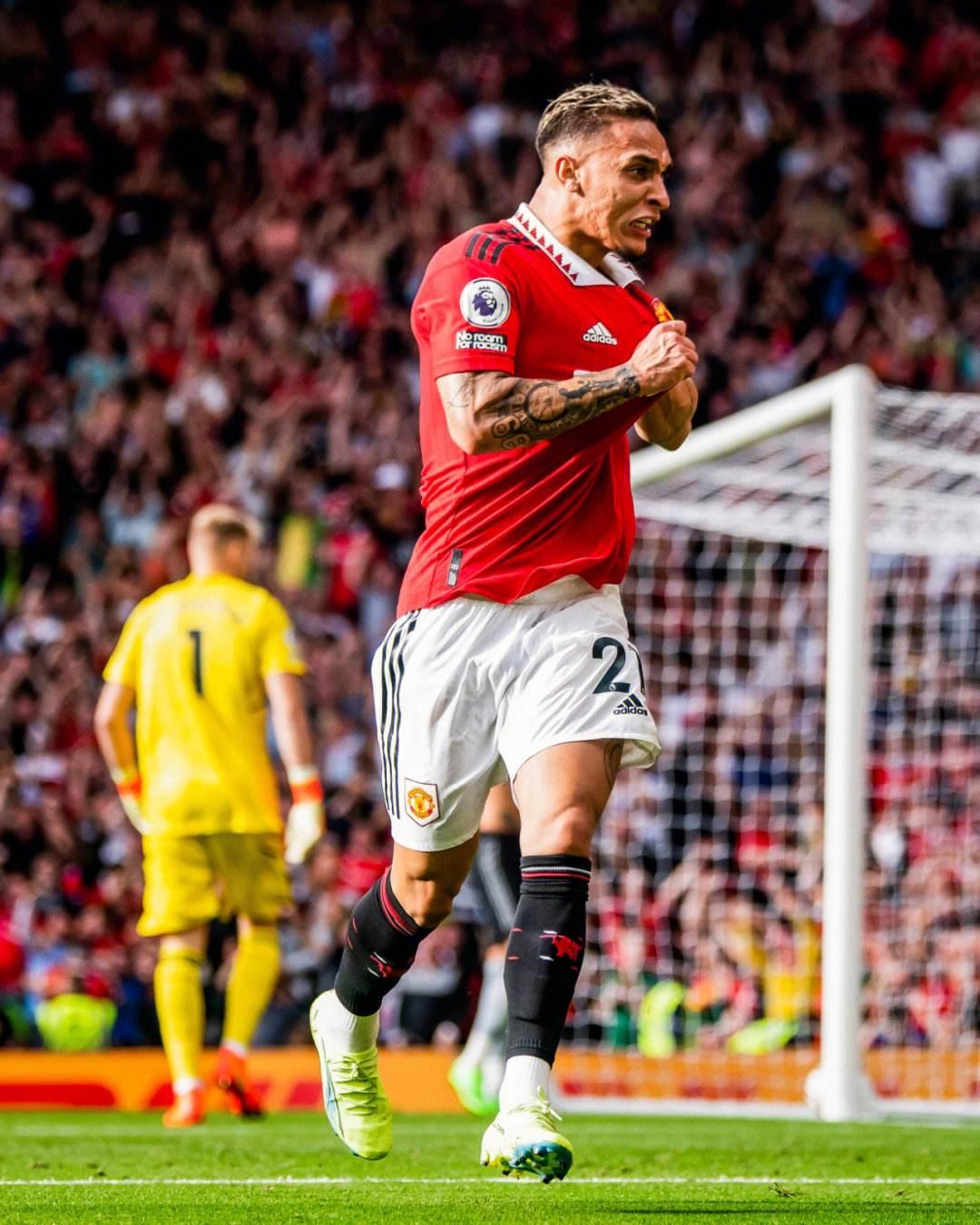 每体：费尔明和德容有望出战贝蒂斯；小白今天造访巴萨训练（每体：费尔明、德容或将出战贝蒂斯；伊涅斯塔今日现身巴萨训练课）