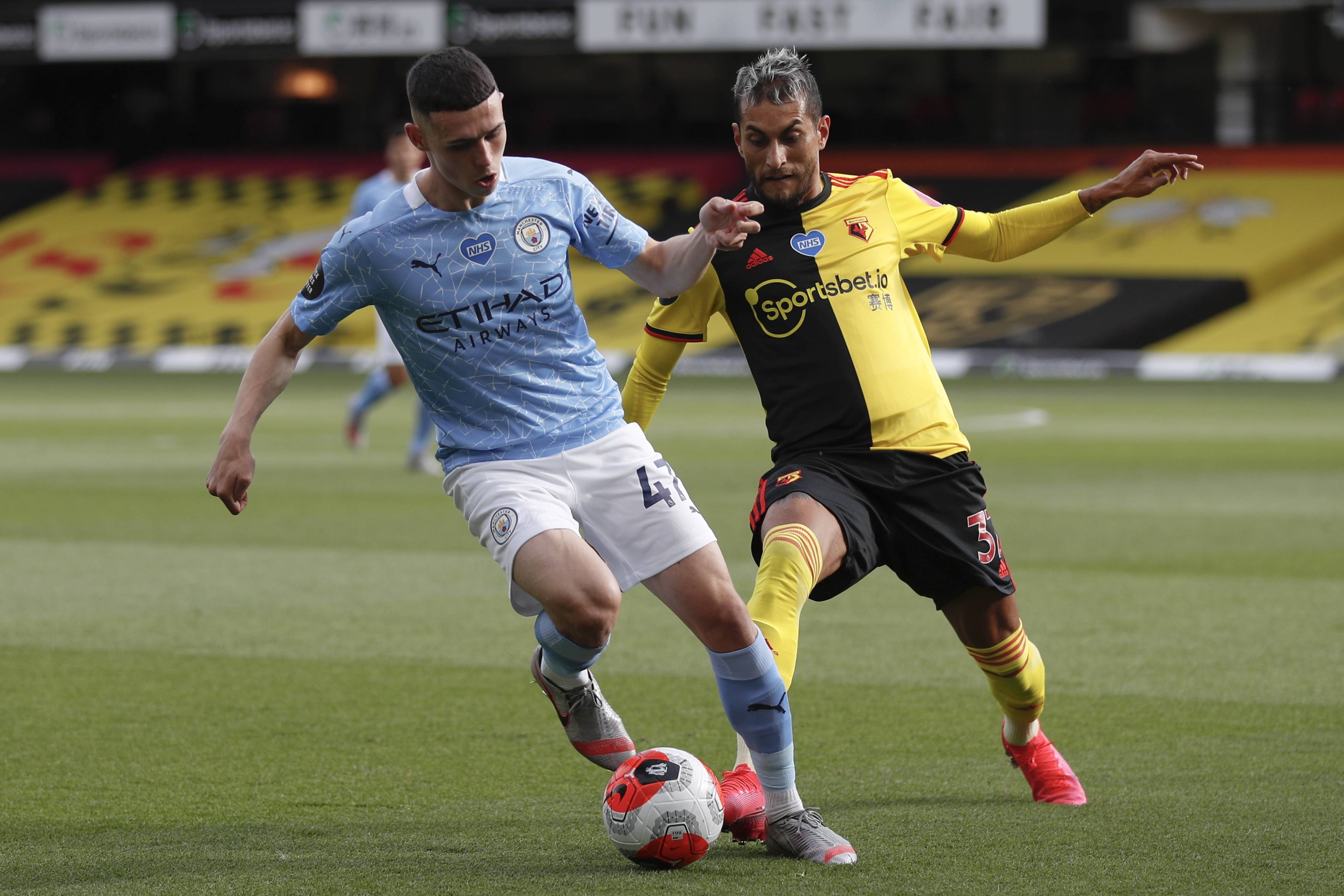 卡佩罗：阿莱格里让一支散乱的米兰具备争冠实力，但还少中锋（卡佩罗：阿莱格里将散乱的米兰打造成争冠之师，但仍缺中锋）