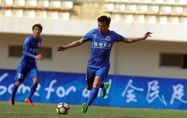 浙江vs海牛：双方均4外援首发，王钰栋出战，汪士钦替补（浙江对阵海牛：两队皆四外援先发，王钰栋出战，汪士钦替补）