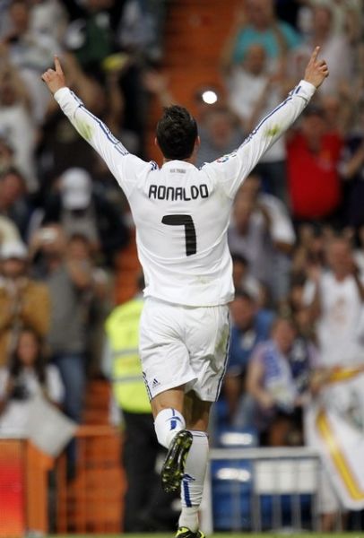 欧冠梅开二度后染红，迪亚斯是继格列兹曼之后第二人（欧冠先梅开二度再染红，迪亚斯继格列兹曼后成第二人）